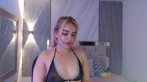 ashley__tylor online show from April 2026 12:10:01 AM