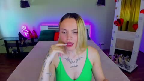 Snapshot of ashley_crashly chatting on June 2026 06:15:02 AM Alina online show from June 2026 06:15:02 AM