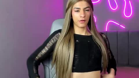 ASHLEY online show from October 2025 06:47:02 AM