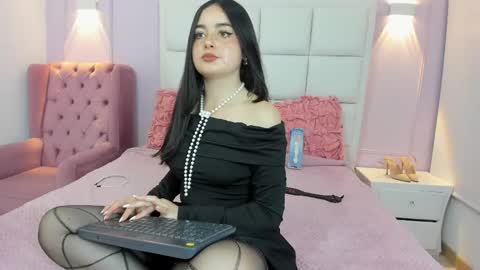 ashley_petit online show from May 2026 01:05:02 PM