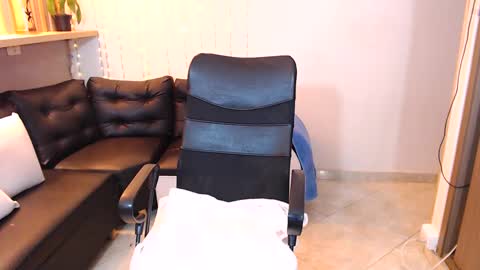 Snapshot of ashley_prg2 chatting on February 2025 12:32:01 AM Ashley online show from February 2025 12:32:01 AM