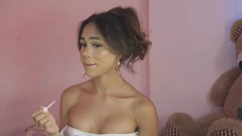 Snapshot of ashley_winhouse chatting on July 2026 11:02:02 PM ashley_winhouse online show from July 2026 11:02:02 PM