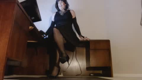 Snapshot of ashleyaki2000 chatting on January 2025 06:37:02 PM Ashley Ann online show from January 2025 06:37:02 PM