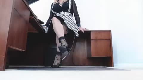 Snapshot of ashleyaki2000 chatting on November 2025 06:46:02 PM Ashley Ann online show from November 2025 06:46:02 PM