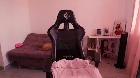 Ashley online show from October 2025 07:58:01 PM