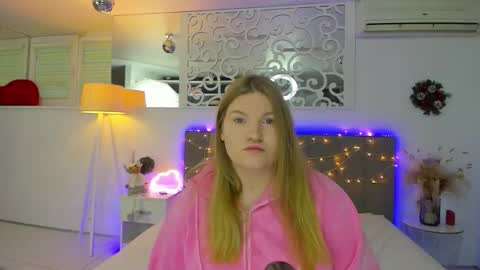 AshleyJonse online show from December 2025 06:19:01 AM