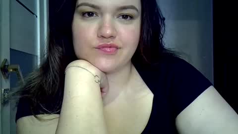 Snapshot of ashleyrosee_ chatting on May 2026 12:23:01 PM Anite online show from May 2026 12:23:01 PM