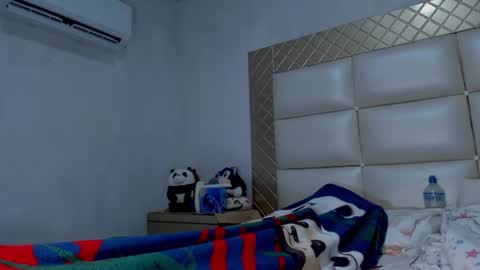 Snapshot of ashleytravis_ chatting on July 2026 02:39:01 AM online show from July 2026 02:39:01 AM
