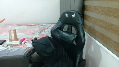 ashly online show from February 2025 12:49:02 PM