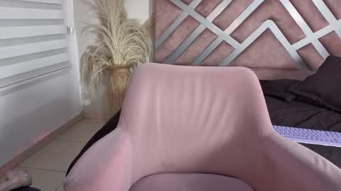 ashly_jones_ online show from February 2026 06:22:01 AM