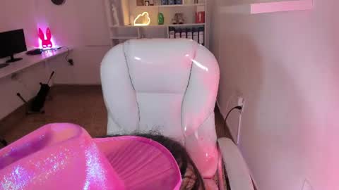 Ashly online show from July 2026 01:26:01 PM