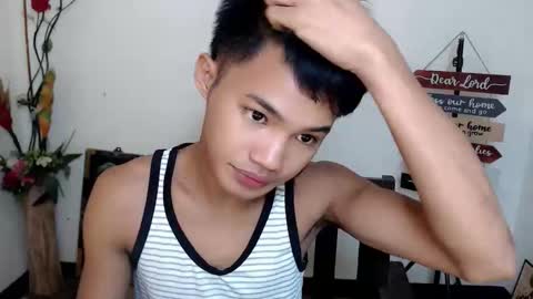Snapshot of asian_lover05 chatting on October 2025 05:37:02 PM asian_lover05 online show from October 2025 05:37:02 PM