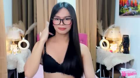 mooreen online show from November 2025 06:57:01 AM