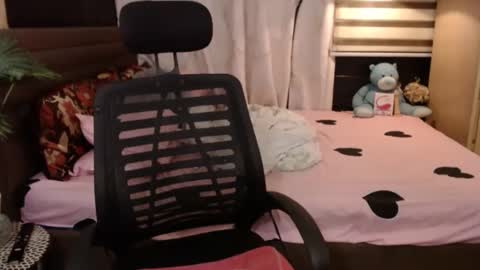 Snapshot of asian_princess15 chatting on February 2025 10:27:02 AM angela online show from February 2025 10:27:02 AM