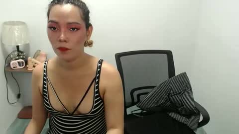 Snapshot of asianhollywood4uxxx chatting on June 2026 12:45:01 AM Nicole online show from June 2026 12:45:01 AM