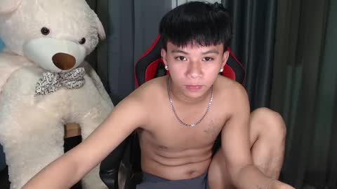 Snapshot of asianhunk_zam chatting on December 2024 03:59:02 PM Zam online show from December 2024 03:59:02 PM