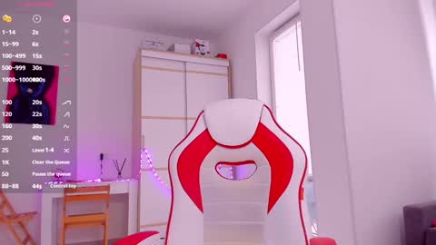 Snapshot of askcaroline chatting on February 2025 10:29:02 AM Caroline online show from February 2025 10:29:02 AM