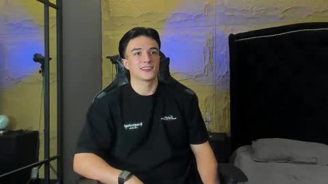 Snapshot of aslanfox_ chatting on January 2026 03:33:01 AM Aslan online show from January 2026 03:33:01 AM