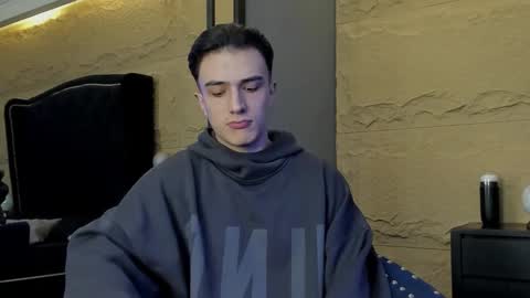 Aslan  online show from March 2026 01:54:02 AM