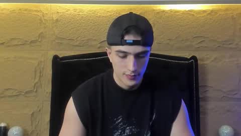 Aslan  online show from March 2026 04:01:02 AM