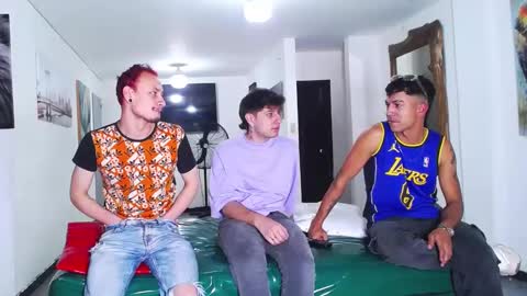 Snapshot of asmodeus7100 chatting on September 2025 05:46:02 PM THOMAS AND DAMIAND online show from September 2025 05:46:02 PM