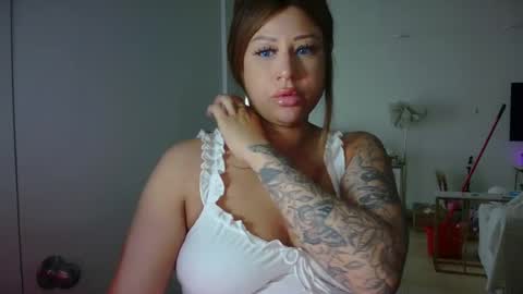 Snapshot of aspenmadden chatting on June 2026 08:21:01 PM iwantaspen online show from June 2026 08:21:01 PM