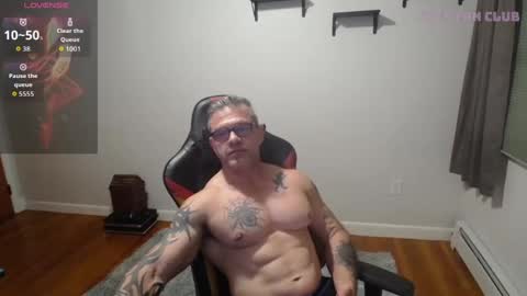 Snapshot of ass_chaser_1 chatting on October 2025 01:28:02 AM Ass Chaser online show from October 2025 01:28:02 AM