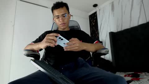 Aston  online show from November 2025 03:50:02 AM