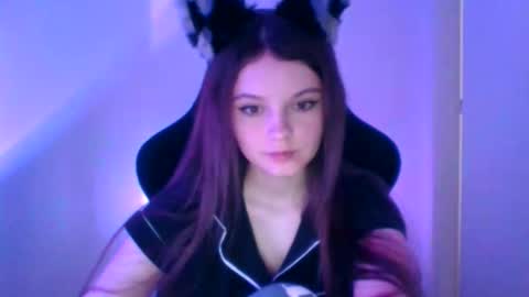 astradream_ online show from September 2025 03:47:02 PM
