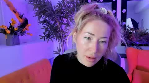 astramonroe online show from September 2025 01:31:02 AM