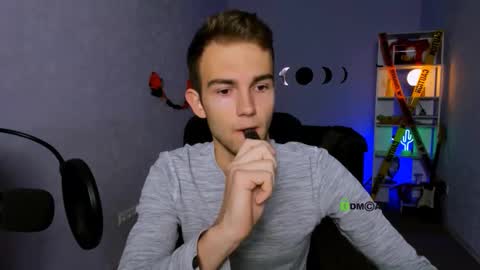 astren online show from November 2025 06:37:02 AM