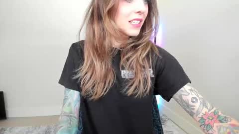 Astrid Luxe online show from June 2026 03:33:01 PM