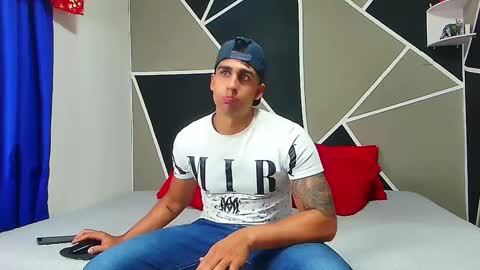 Snapshot of astromgrey chatting on December 2024 11:30:01 PM Astrom model independent online show from December 2024 11:30:01 PM