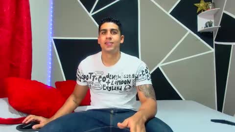 Snapshot of astromgrey chatting on January 2025 08:37:02 PM Astrom model independent online show from January 2025 08:37:02 PM