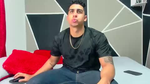 Snapshot of astromgrey chatting on January 2025 10:28:01 PM Astrom model independent online show from January 2025 10:28:01 PM