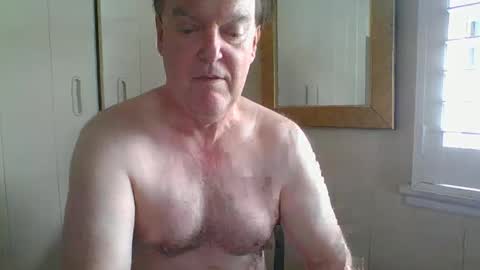 Snapshot of astute008 chatting on December 2025 10:58:01 PM astute008 online show from December 2025 10:58:01 PM