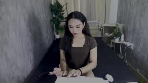 atashakendall online show from December 2025 08:31:01 AM