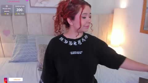 Snapshot of atena_cuteee chatting on October 2025 08:07:01 PM sofia online show from October 2025 08:07:01 PM