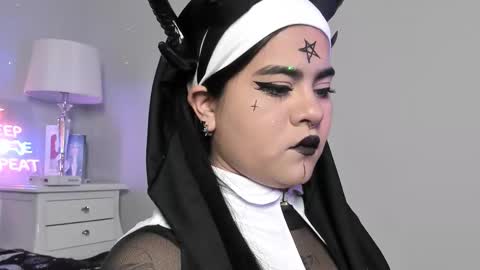 Athena online show from October 2025 07:52:01 PM