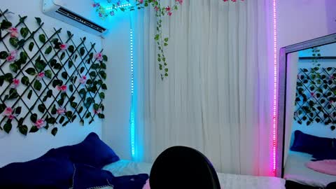 Snapshot of atenea_kros chatting on December 2024 11:11:02 AM Atenea online show from December 2024 11:11:02 AM