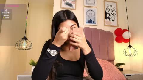 ateneaaa_ online show from April 2026 07:33:01 PM