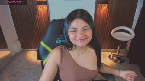 athena_snaw online show from May 2026 02:52:01 AM