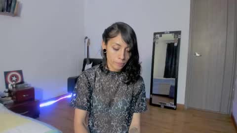 Carolina online show from November 2025 02:25:01 AM