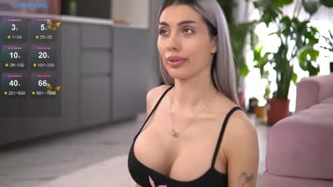 Snapshot of audreyzanne chatting on May 2026 06:00:02 AM Isabella online show from May 2026 06:00:02 AM