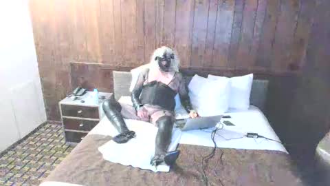 Dodge001 online show from December 2024 04:04:01 PM