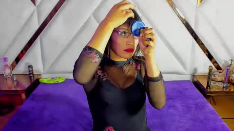 Snapshot of aura_love69 chatting on March 2025 01:58:01 AM Monii Yi online show from March 2025 01:58:01 AM