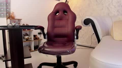 Aura sanders online show from March 2026 04:24:02 PM