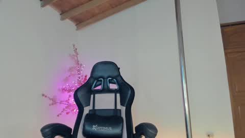 Snapshot of aurabonett chatting on January 2025 11:34:02 AM aura online show from January 2025 11:34:02 AM