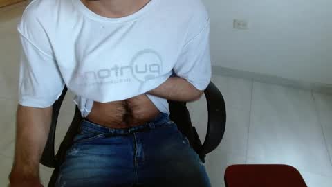 Snapshot of aureliv1 chatting on May 2026 10:04:02 PM Aureliano online show from May 2026 10:04:02 PM