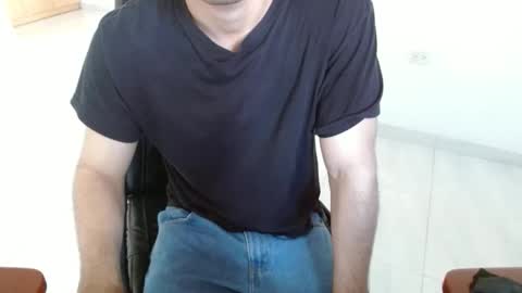 Snapshot of aureliv1 chatting on May 2026 10:06:02 PM Aureliano online show from May 2026 10:06:02 PM
